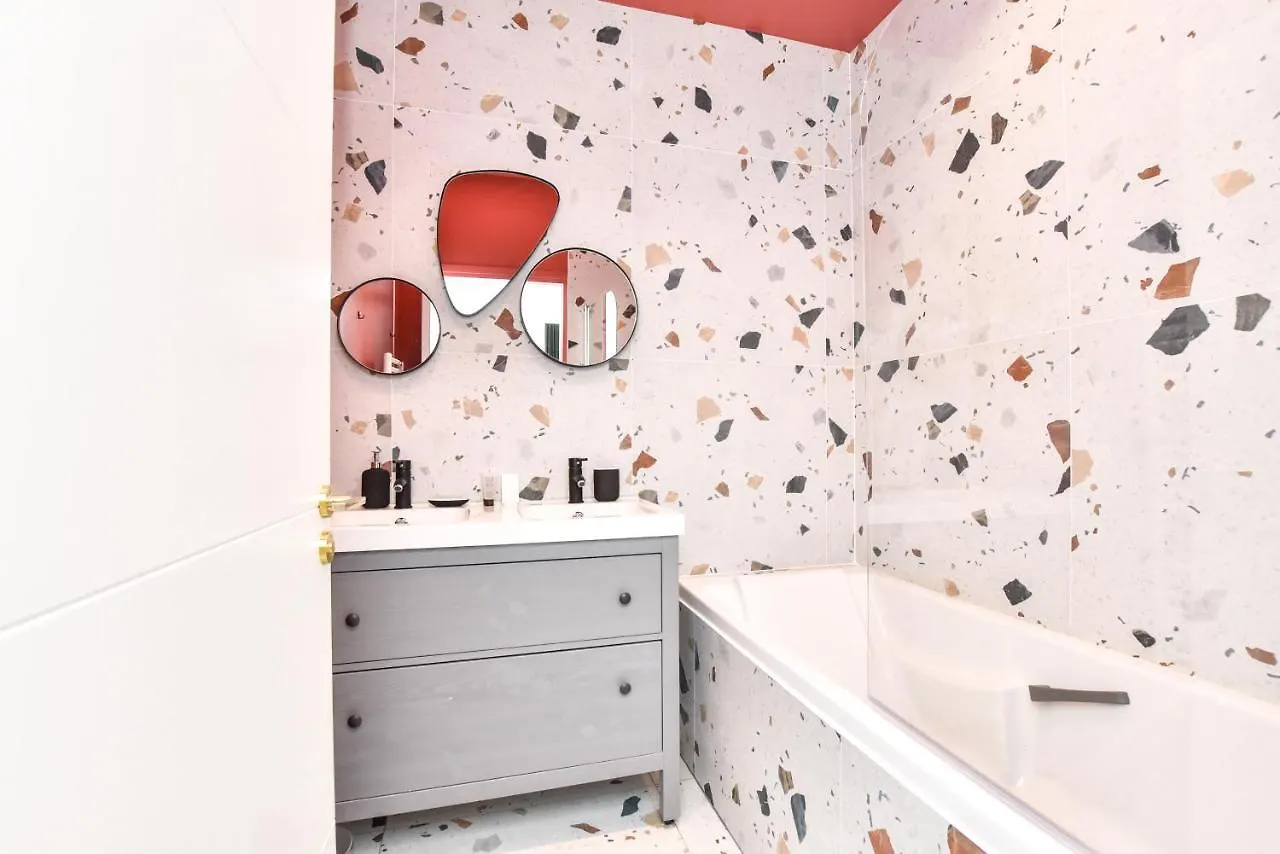 Апартаменты Canal Saint Martin - Amazing 12p/4br Париж